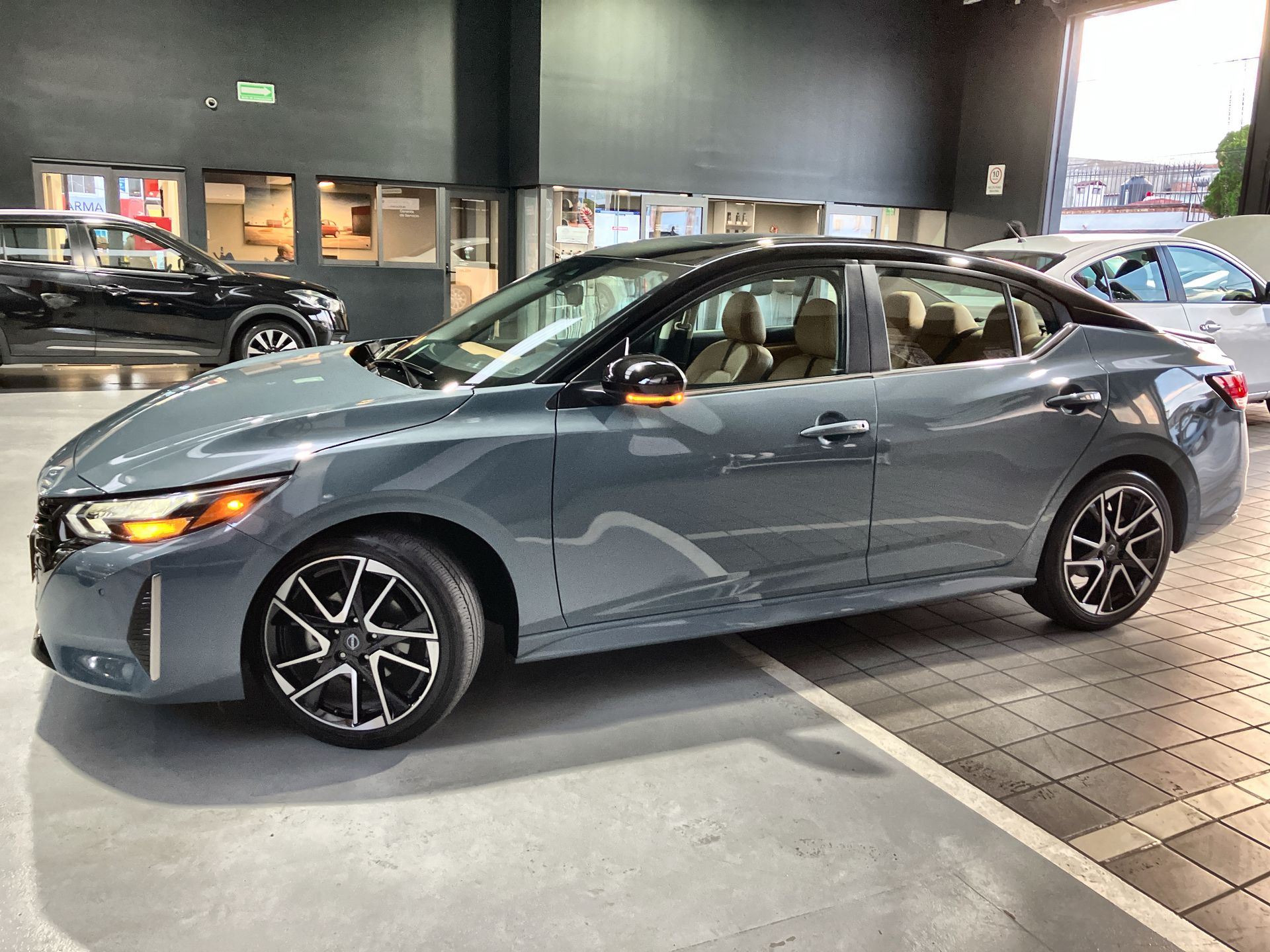 2024 Nissan SENTRA PLATINUM BITONO CVT 24