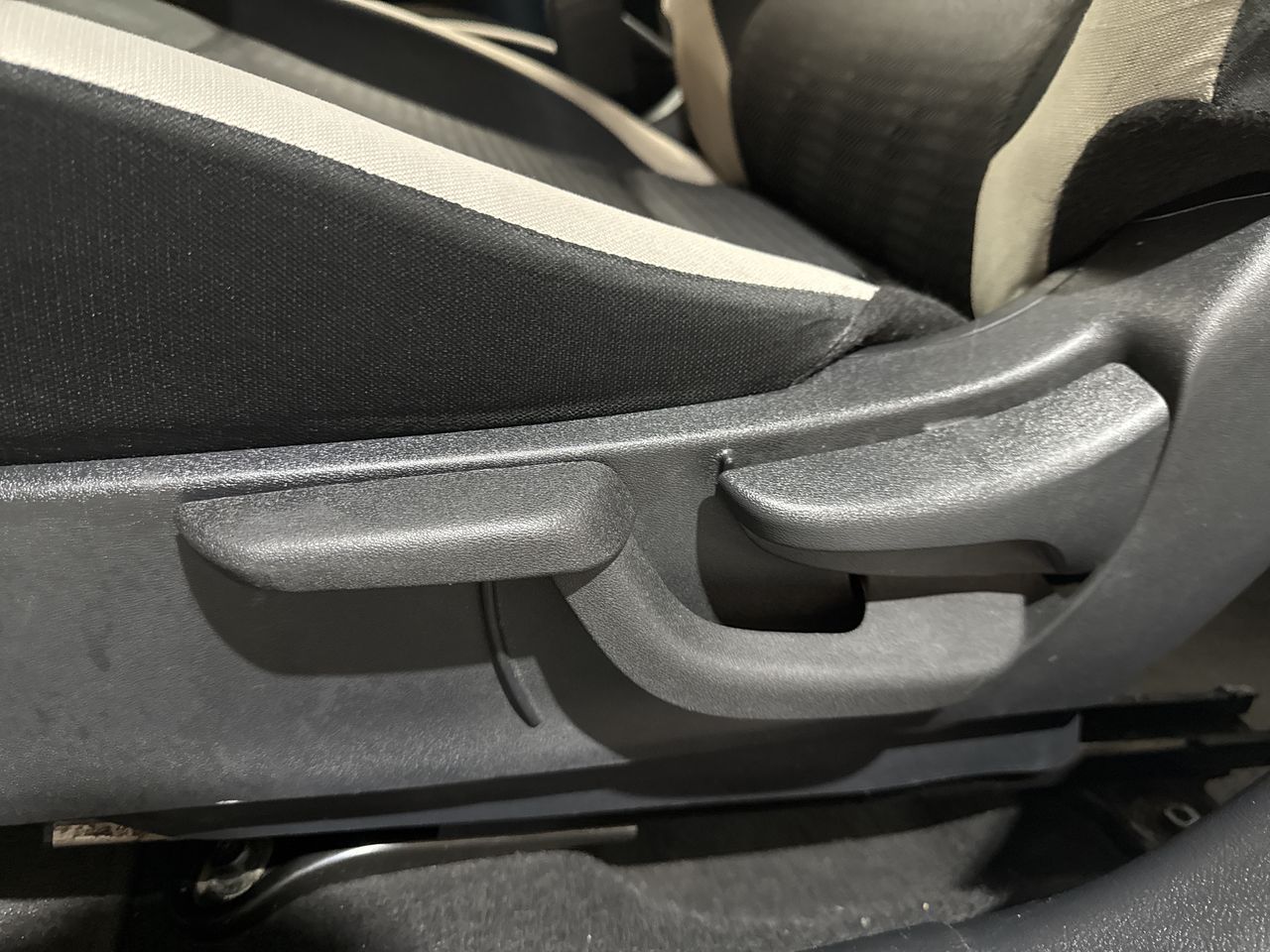 2021 Nissan VERSA SENSE MT 21