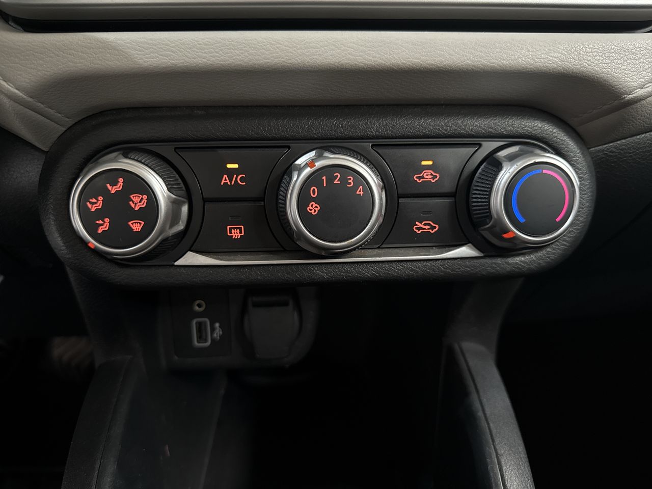 2021 Nissan VERSA SENSE MT 21