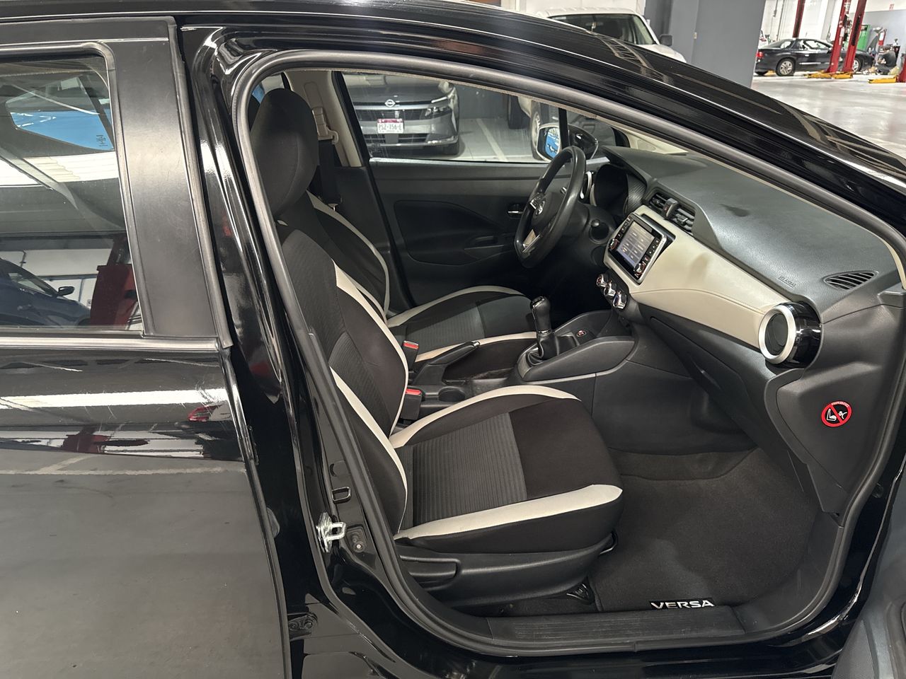 2021 Nissan VERSA SENSE MT 21
