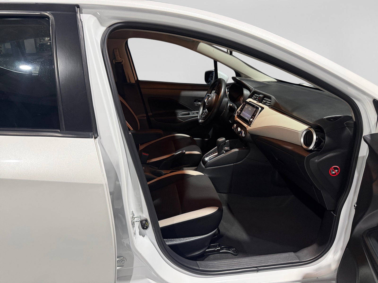 2022 Nissan VERSA ADVANCE CVT 22