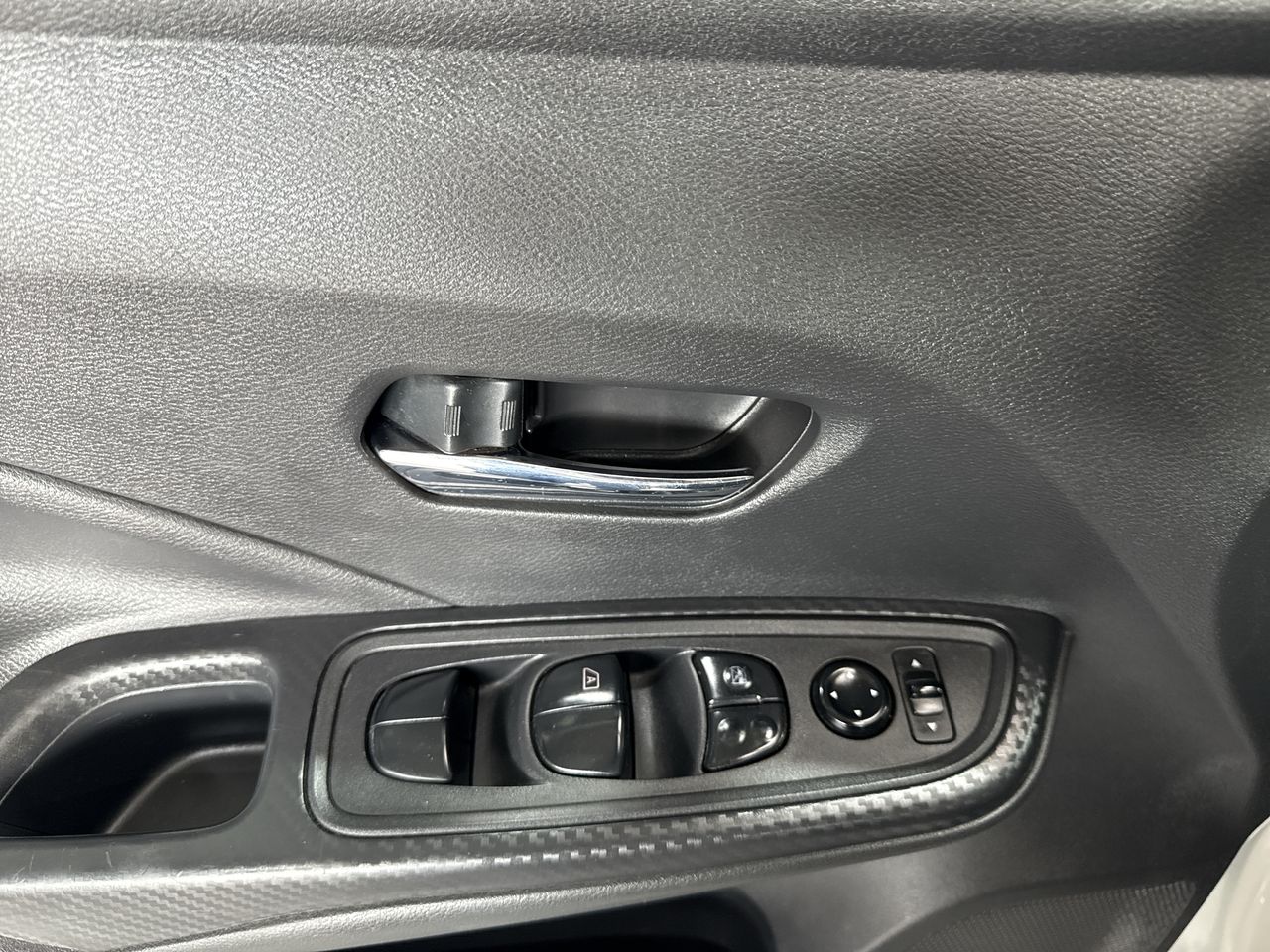 2021 Nissan VERSA SENSE CVT 21
