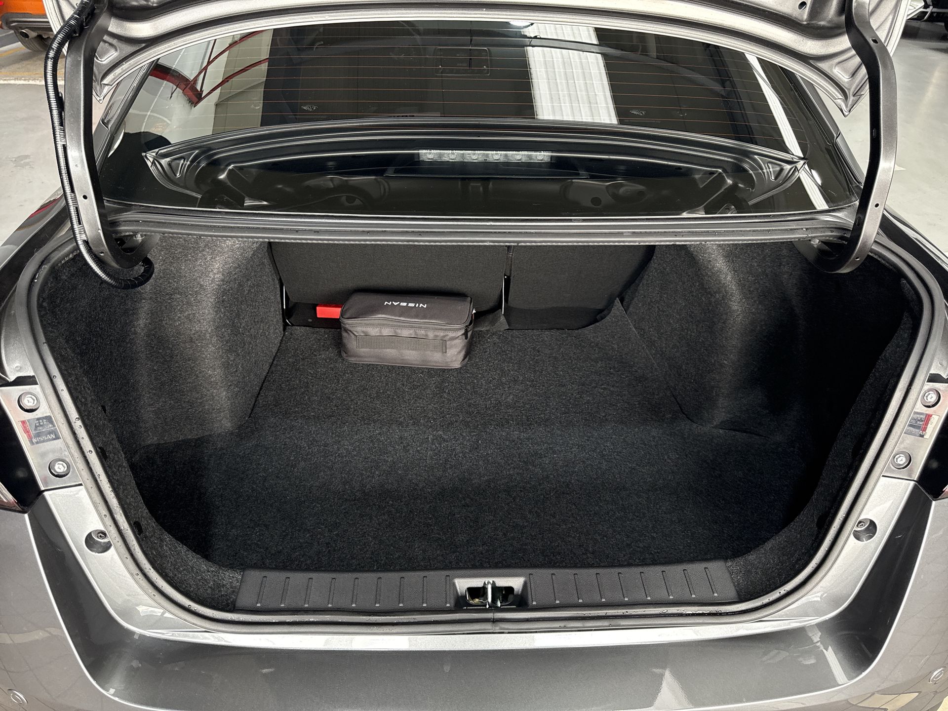 2025 Nissan VERSA ADVANCE CVT 25