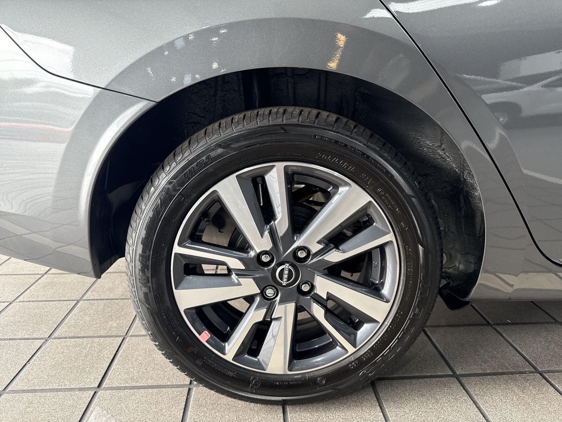 2025 Nissan VERSA ADVANCE CVT 25