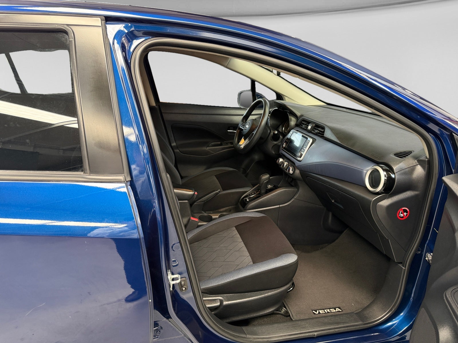 2023 Nissan VERSA ADVANCE CVT 23