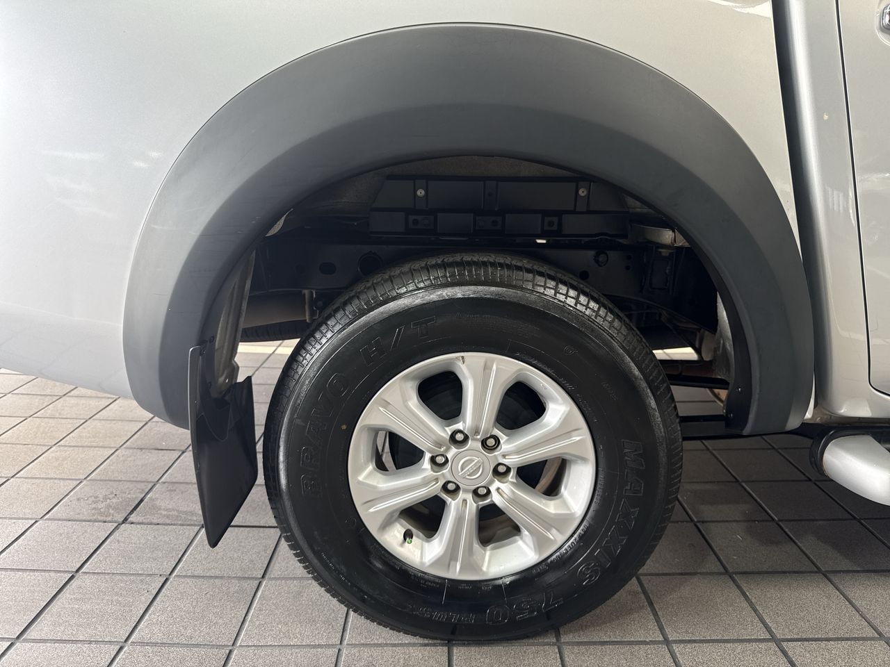 2020 Nissan FRONTIER LE TM AC
