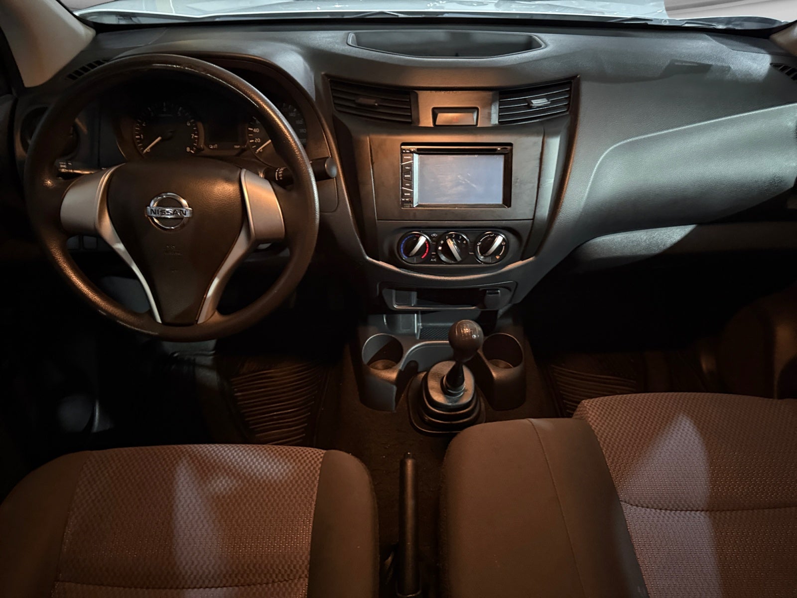2019 Nissan FRONTIER DOBLE CABINA SE TM AC PAQ SEG 6VEL