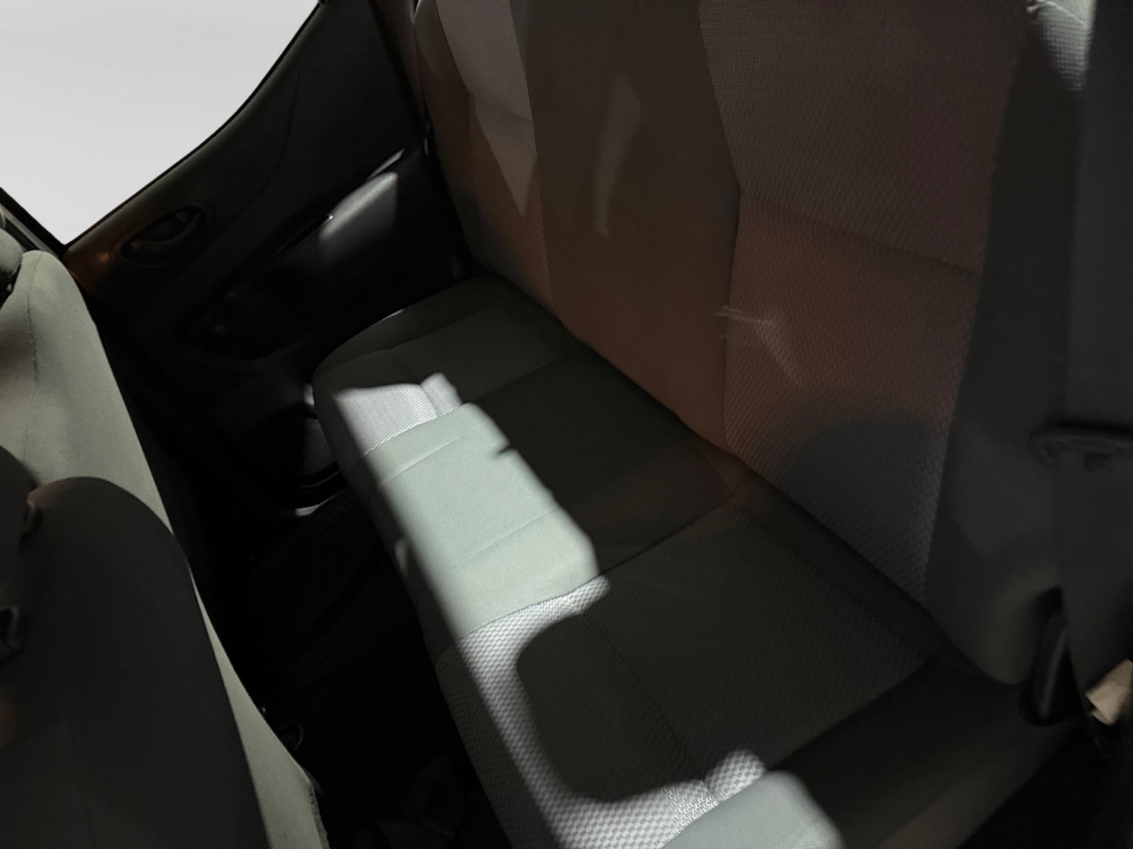 2019 Nissan FRONTIER DOBLE CABINA SE TM AC PAQ SEG 6VEL