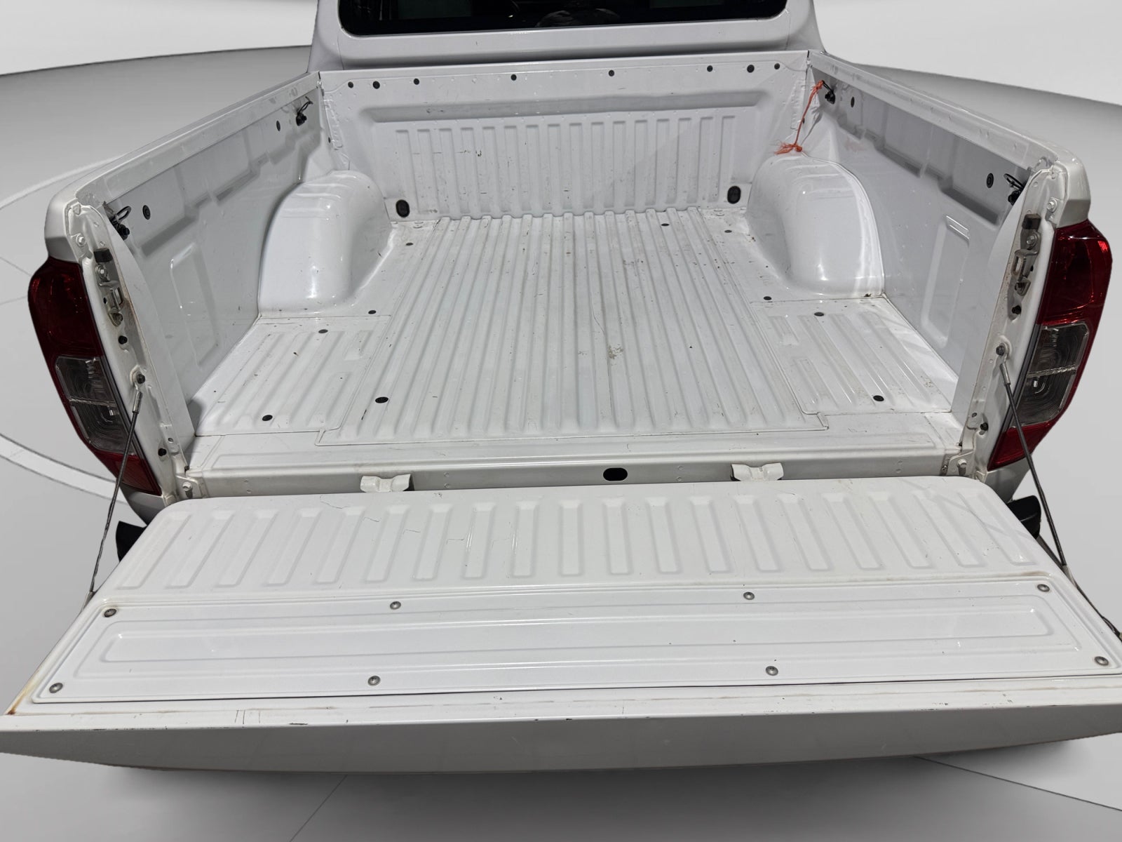 2019 Nissan FRONTIER DOBLE CABINA SE TM AC PAQ SEG 6VEL