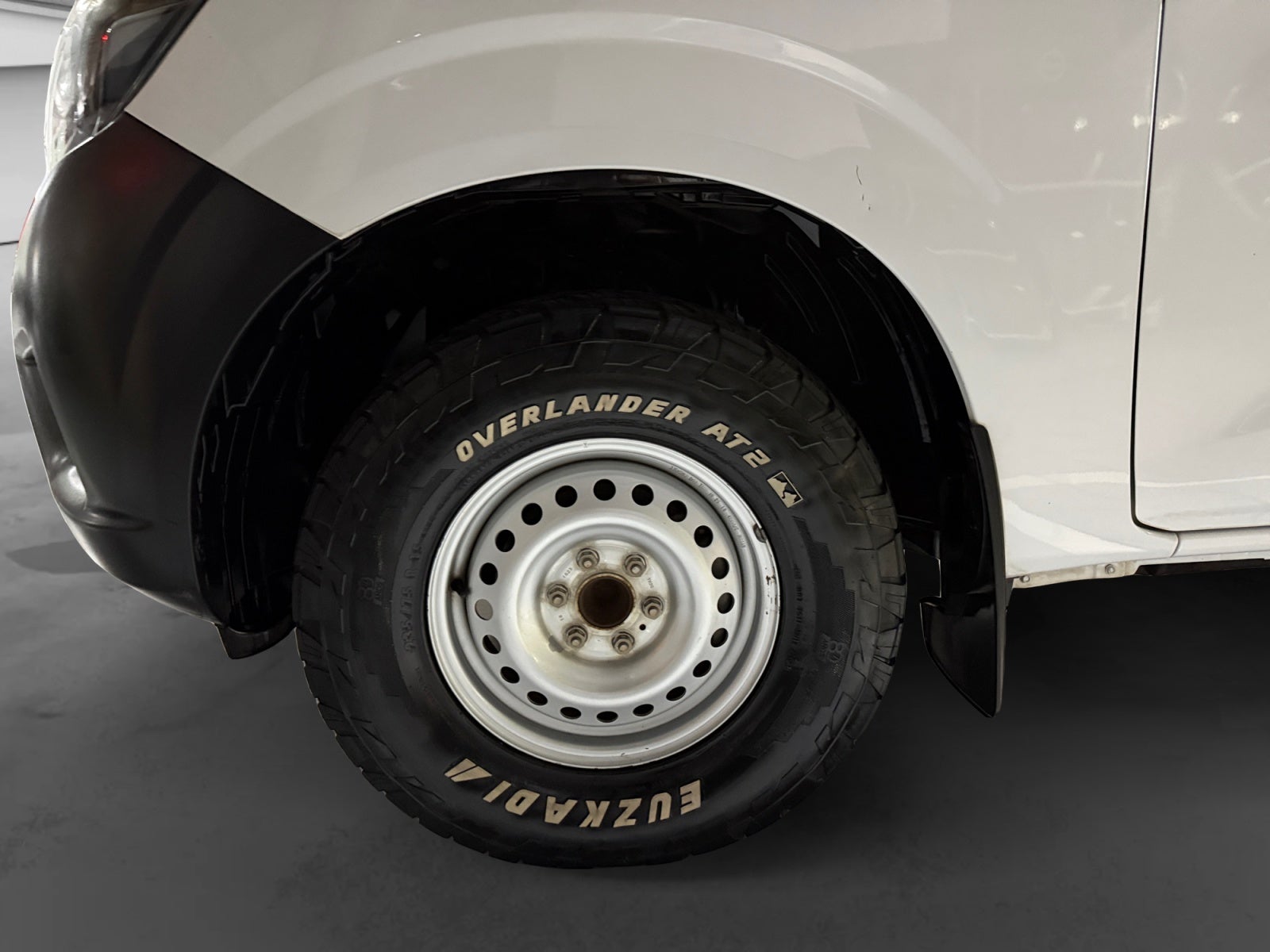 2019 Nissan FRONTIER DOBLE CABINA SE TM AC PAQ SEG 6VEL