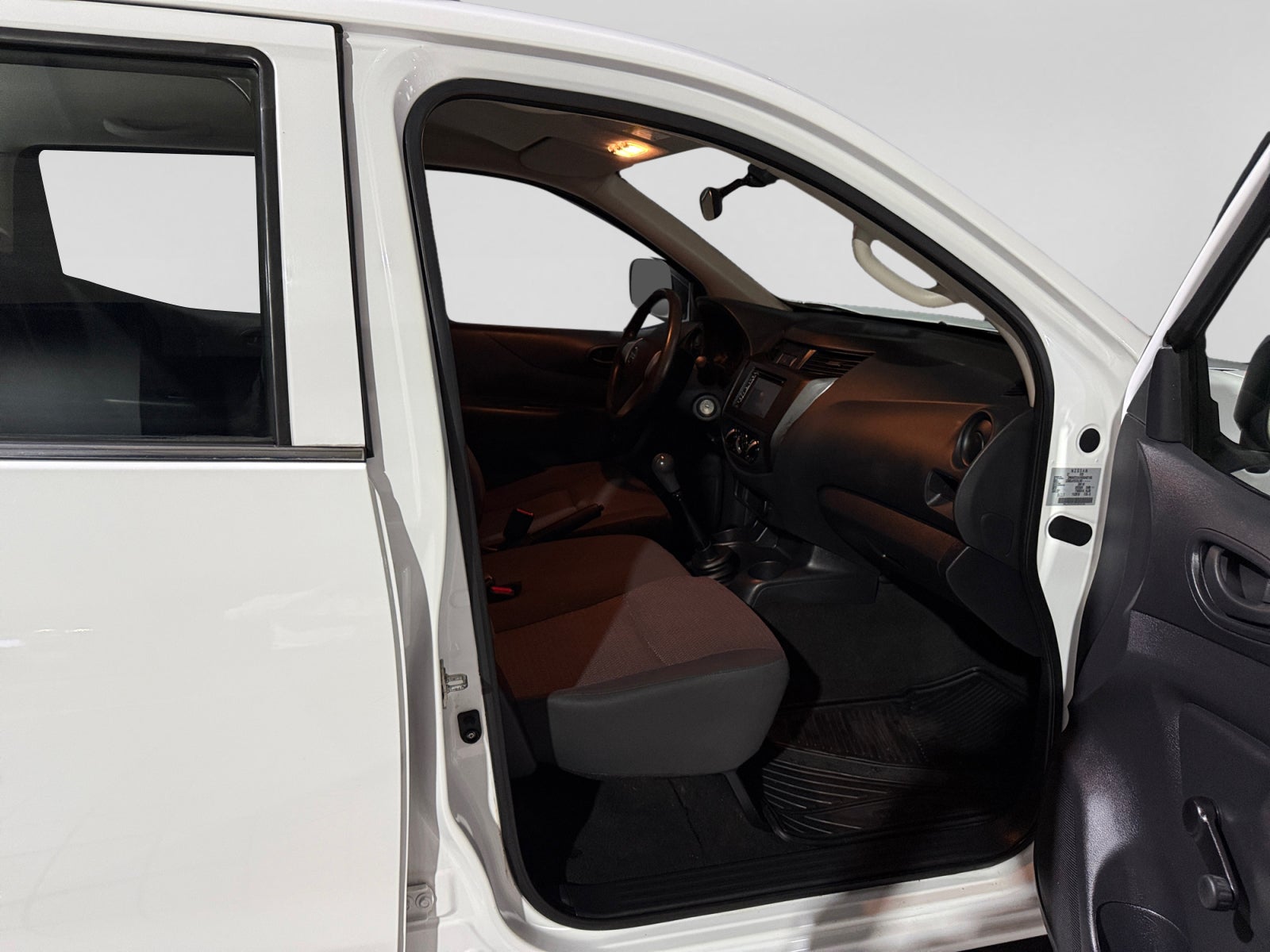 2019 Nissan FRONTIER DOBLE CABINA SE TM AC PAQ SEG 6VEL