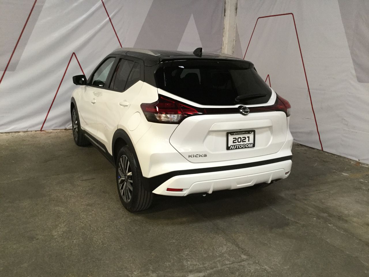 2021 Nissan KICKS PLATINUM BI-TONO 1.6 LTS CVT 21