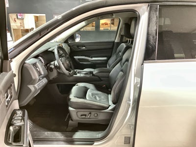 2023 Nissan PATHFINDER ADVANCE 2WD 23