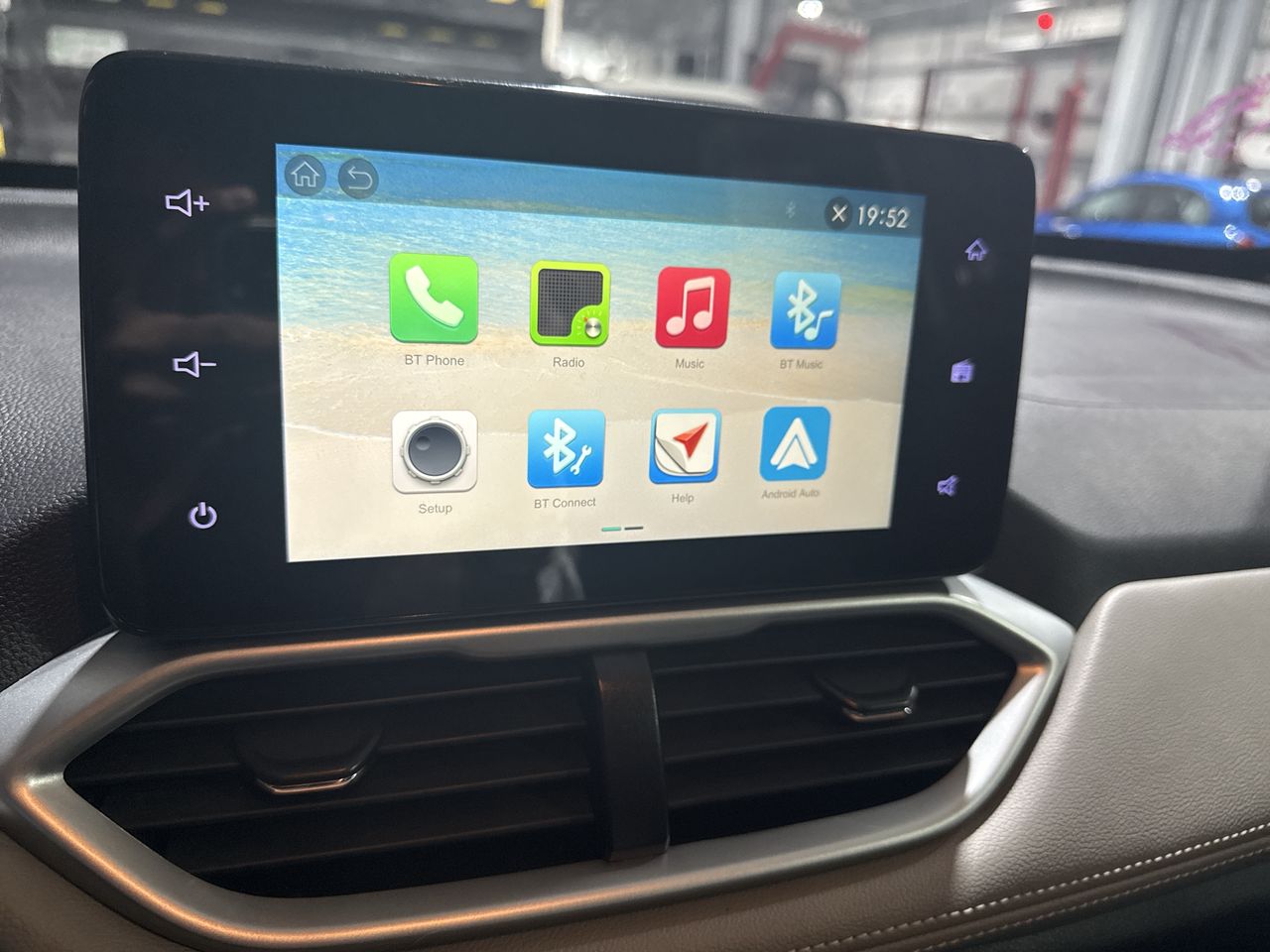 2022 Chevrolet GROOVE LT AT