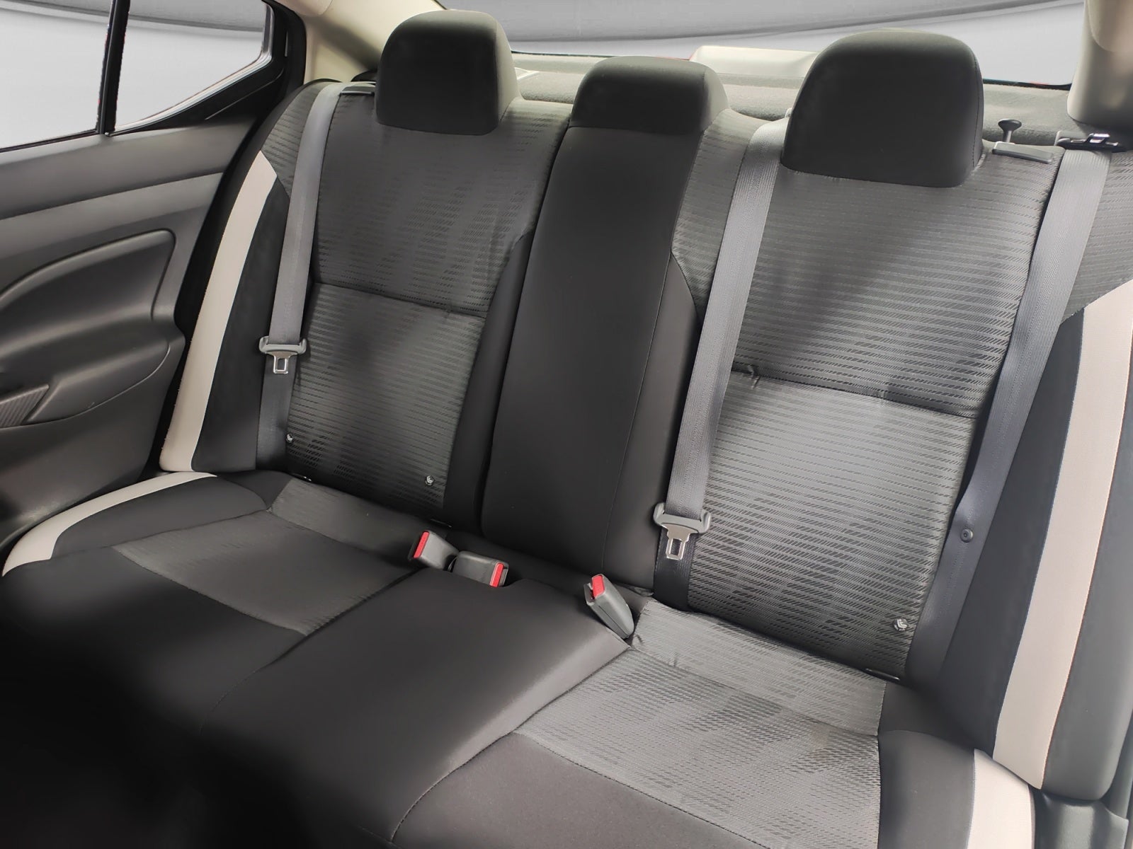 2022 Nissan VERSA ADVANCE CVT 22