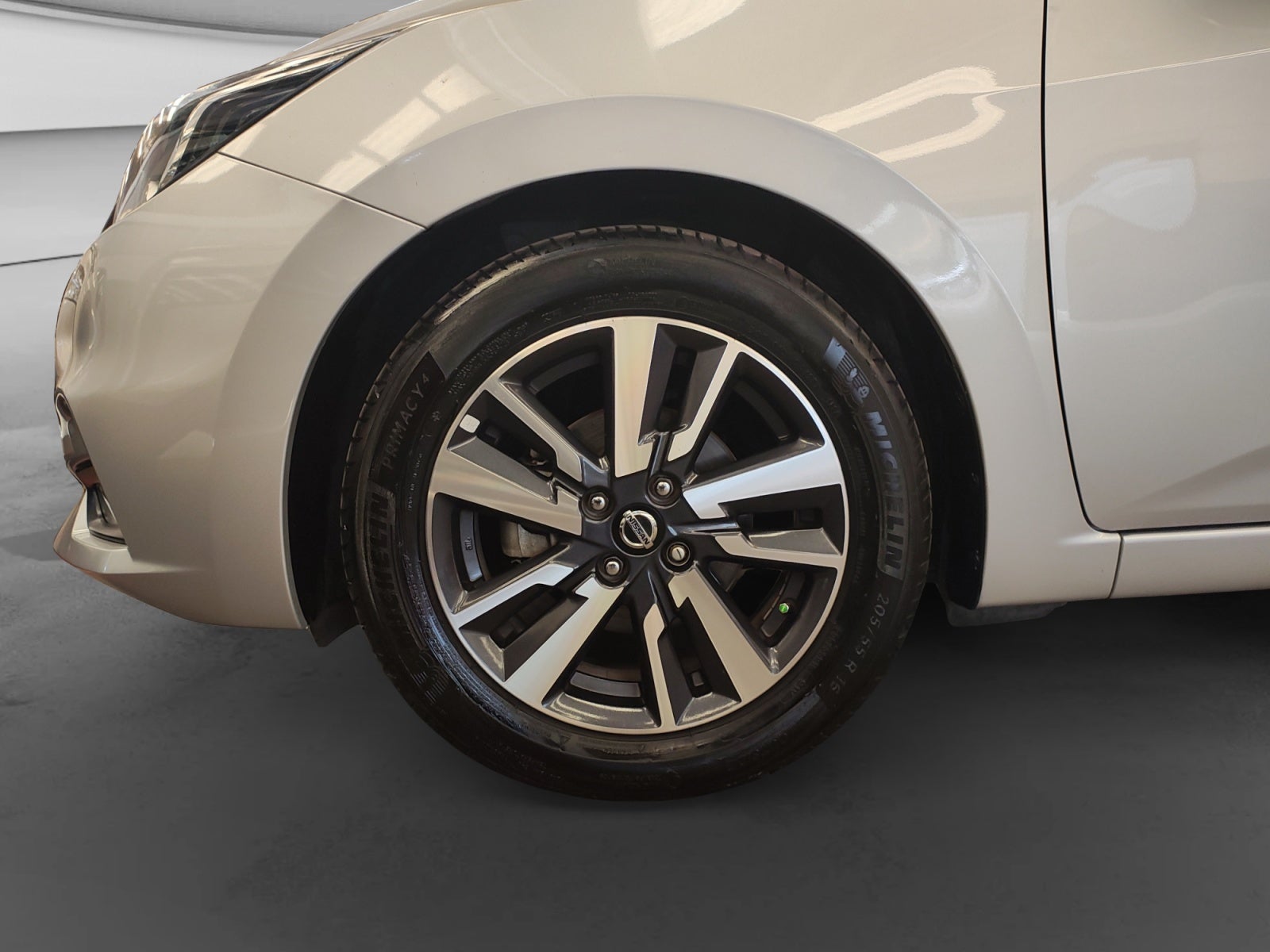2022 Nissan VERSA ADVANCE CVT 22