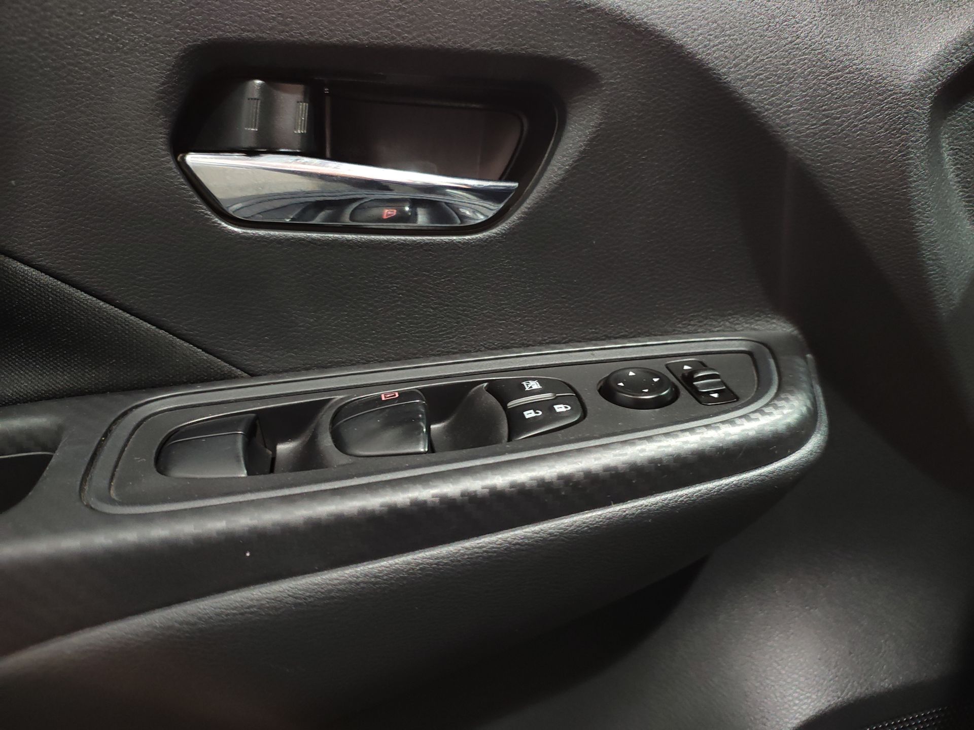 2023 Nissan VERSA ADVANCE MT 23