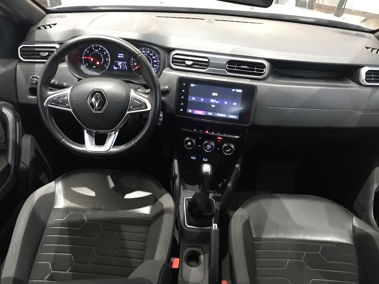 2023 RENAULT DUSTER ICONIC CVT