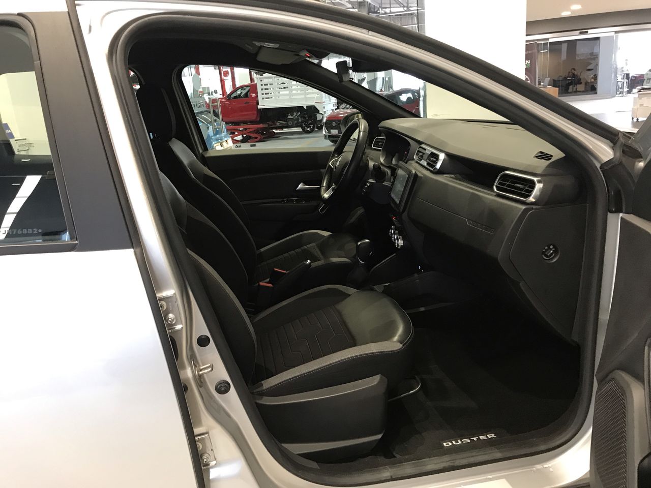 2023 RENAULT DUSTER ICONIC CVT