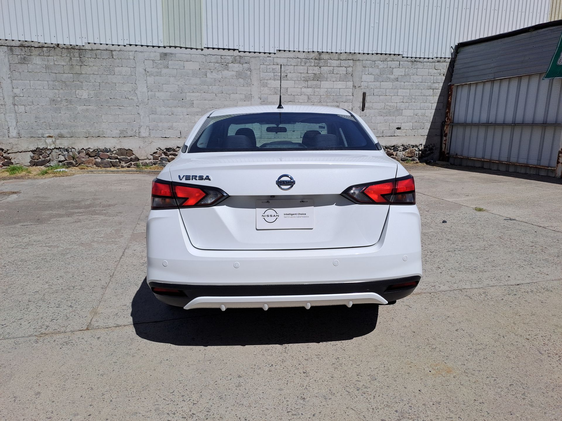 2022 Nissan VERSA ADVANCE CVT 22