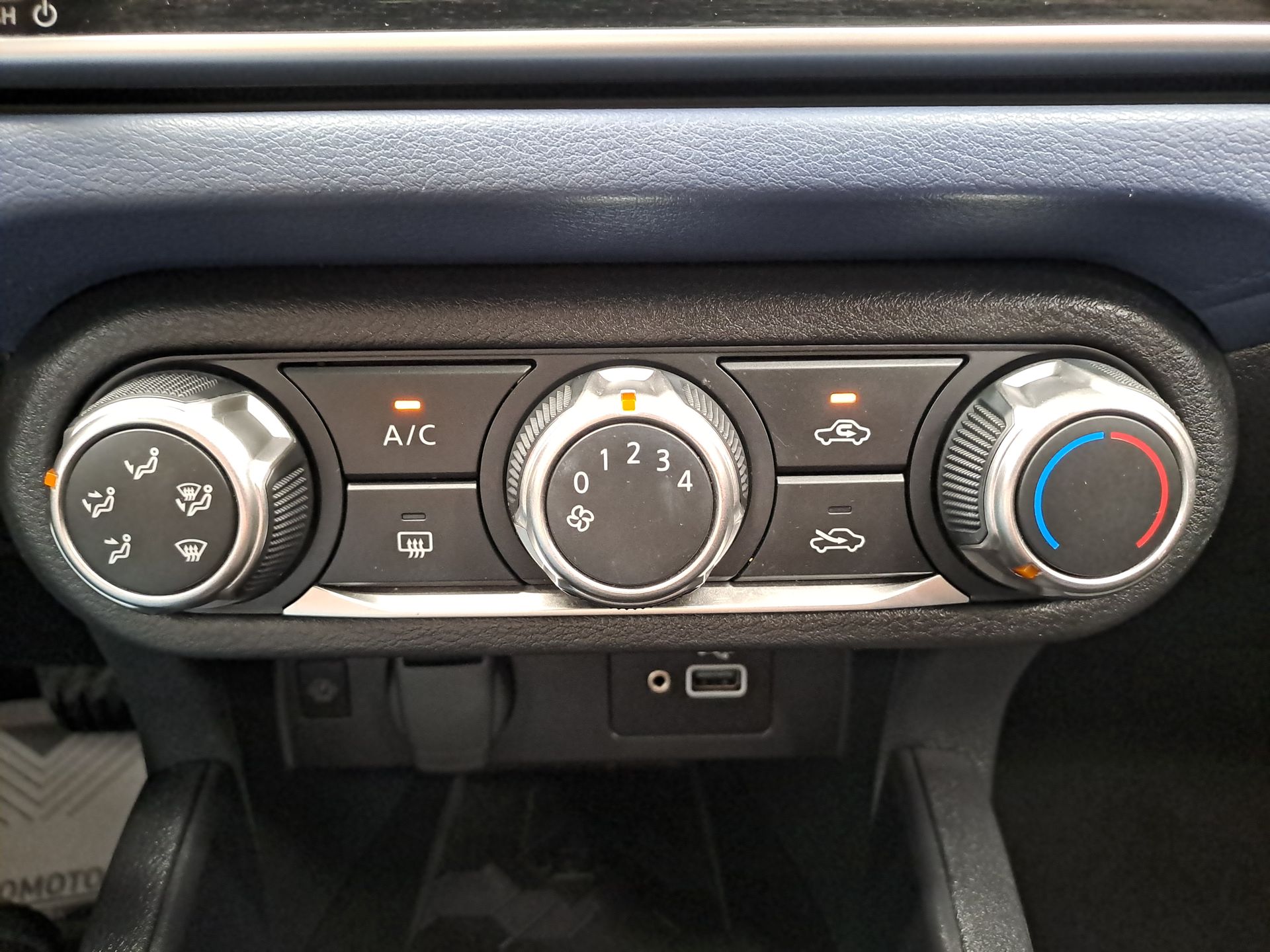 2024 Nissan VERSA ADVANCE CVT 24