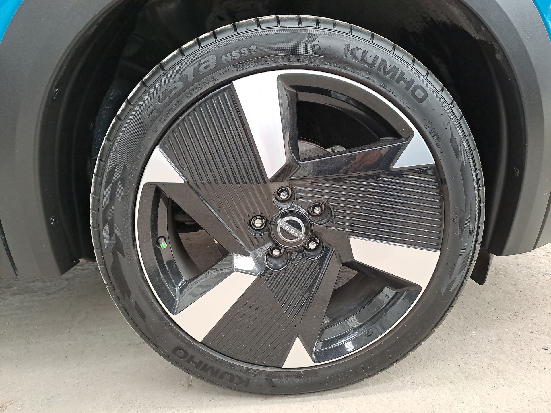 2025 Nissan KICKS PLATINUM CVT 25