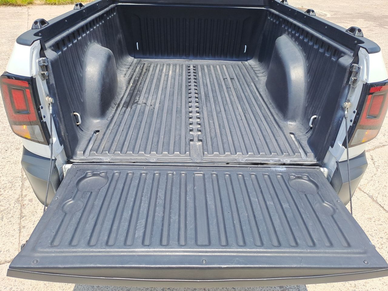 2024 Volkswagen SAVEIRO ROBUST CABINA SENCILLA