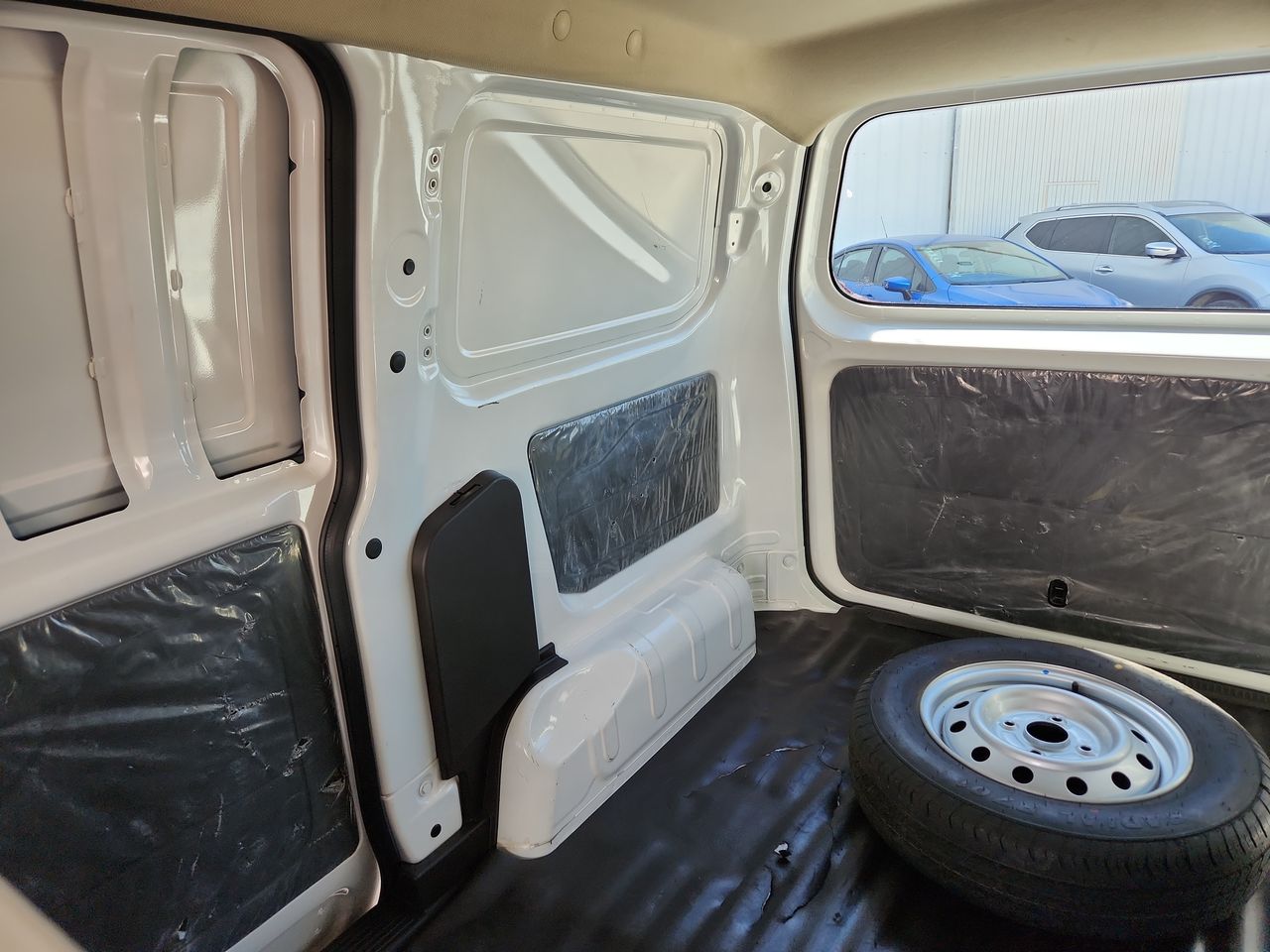 2022 Chevrolet TORNADO VAN LS B