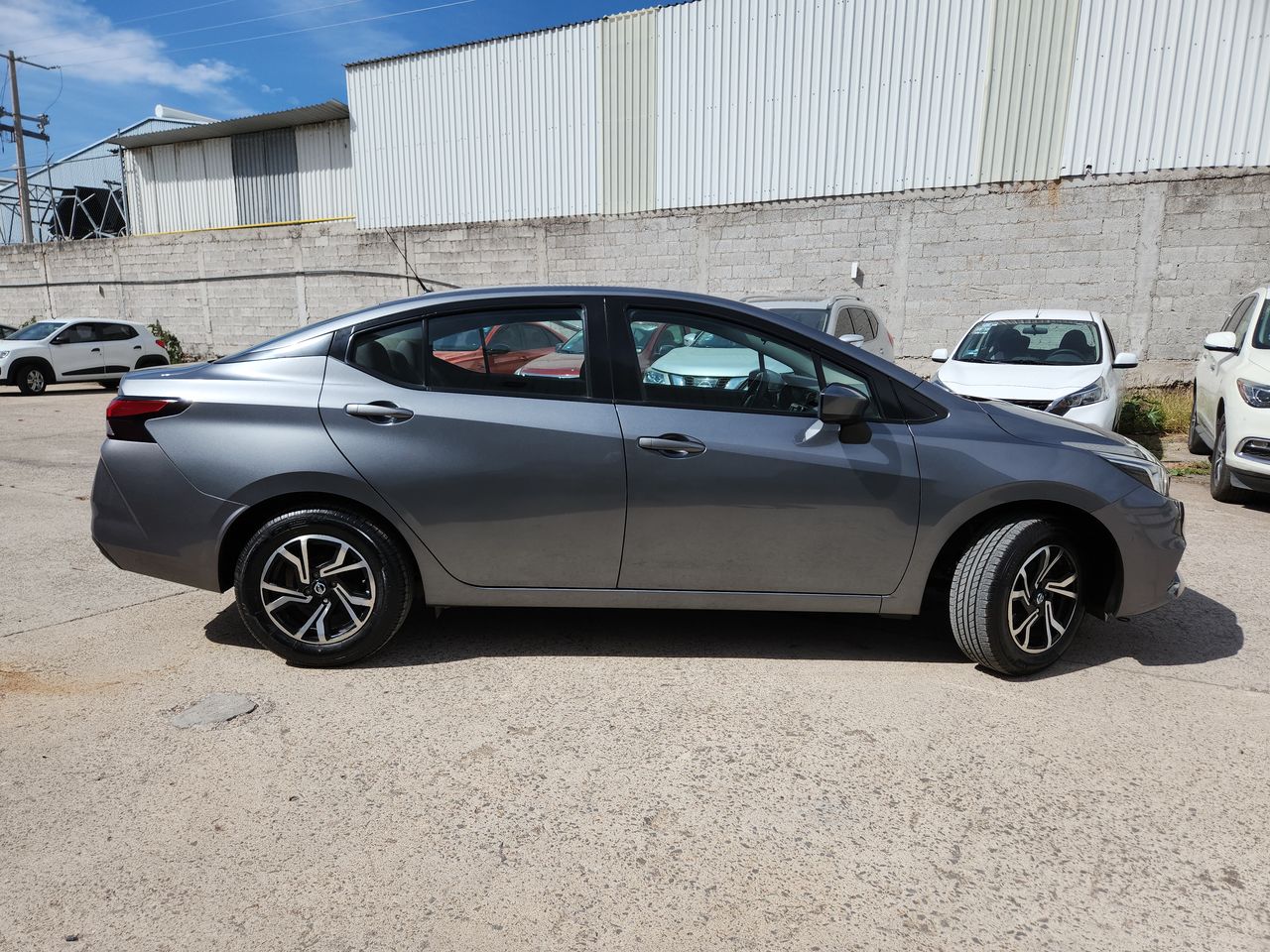 2021 Nissan VERSA SENSE MT 21
