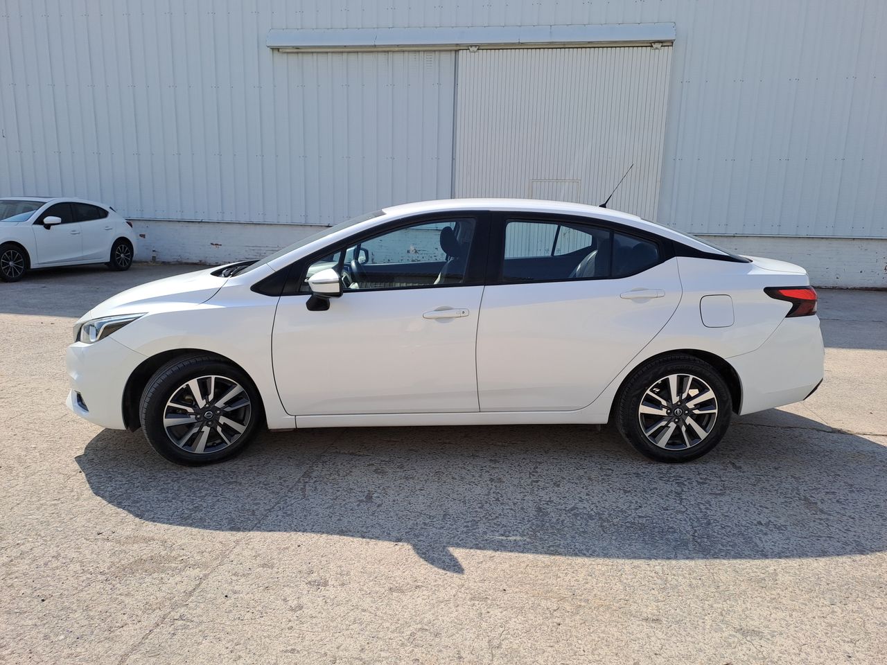 2020 Nissan VERSA ADVANCE CVT