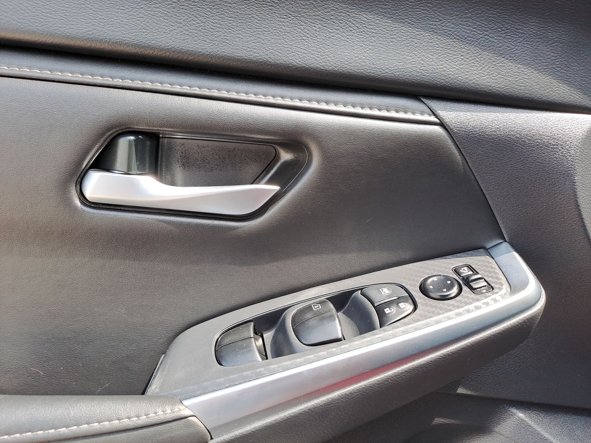 2025 Nissan SENTRA SR PLATINUM CVT 25