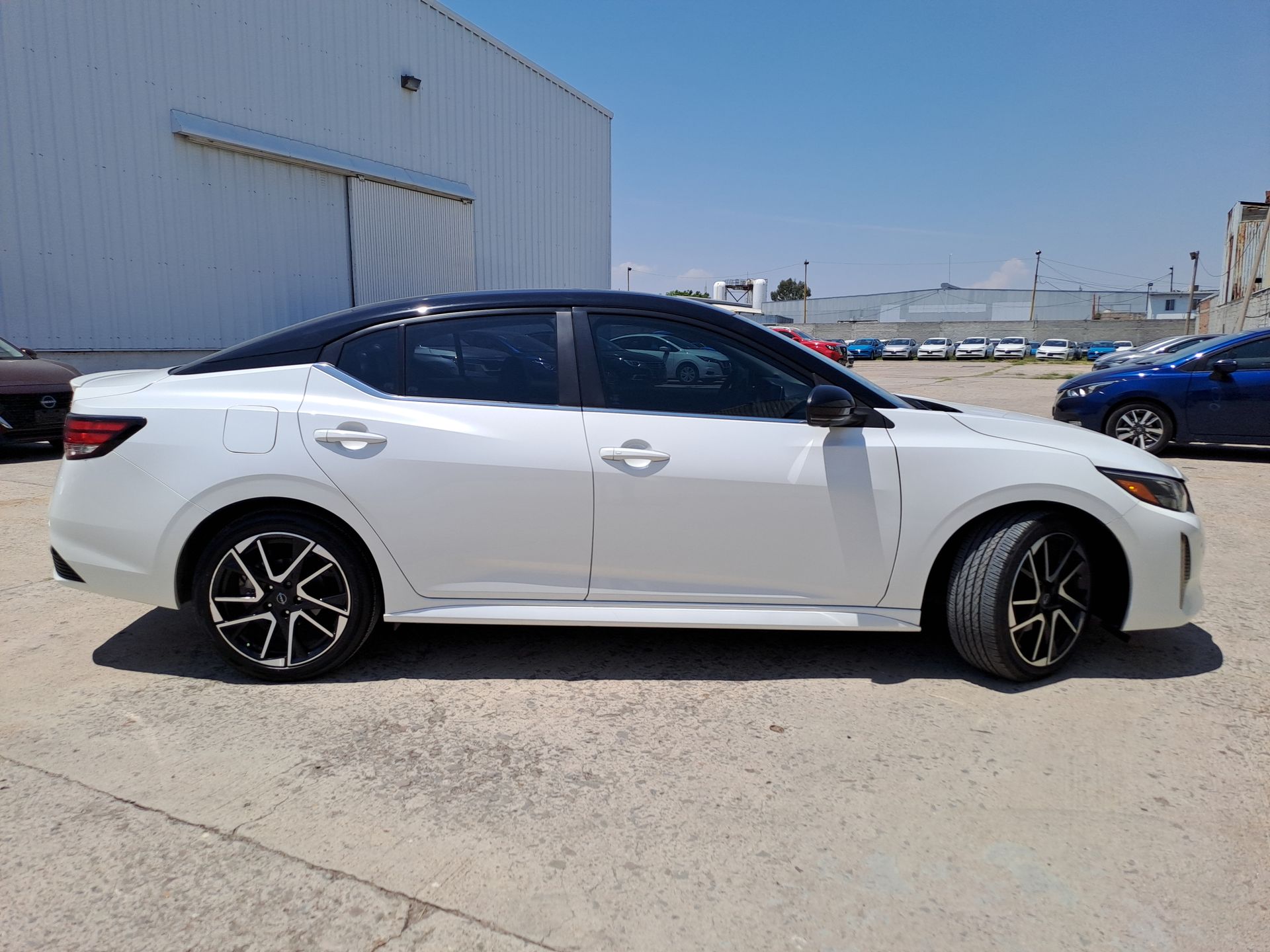 2024 Nissan SENTRA PLATINUM BITONO CVT 24
