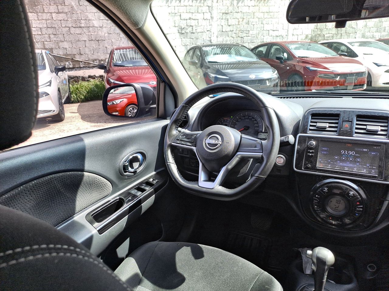 2023 Nissan MARCH EXCLUSIVE TA BI-TONO 23