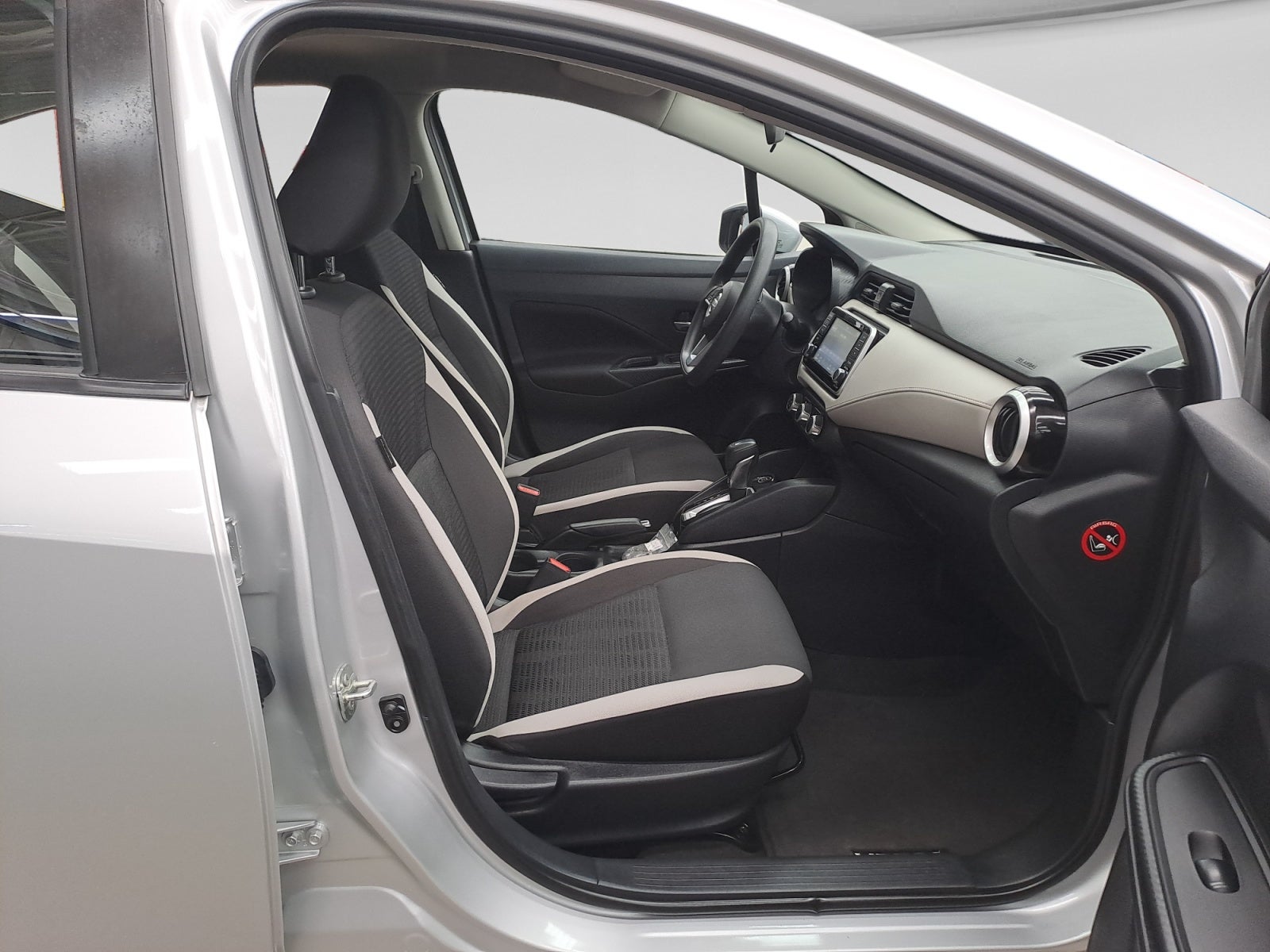 2021 Nissan VERSA ADVANCE CVT 21