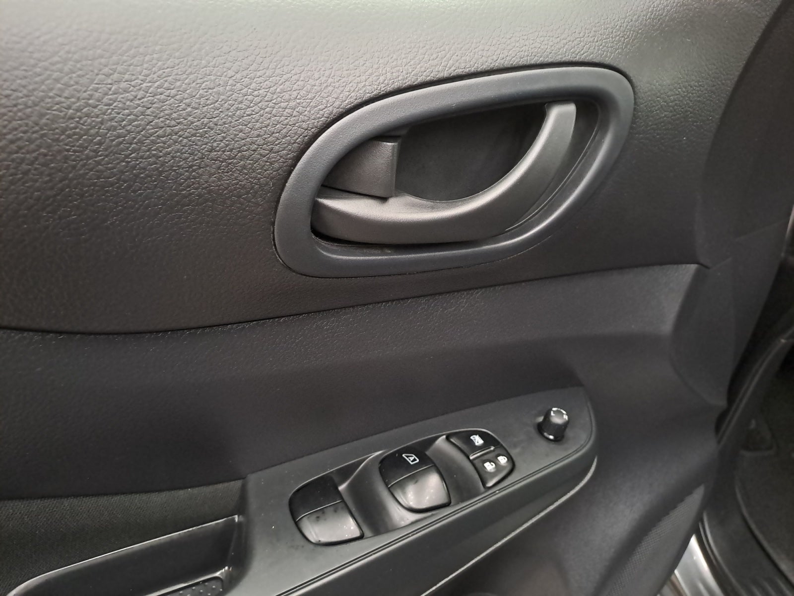 2024 Nissan FRONTIER FRONTIER XE TM 24