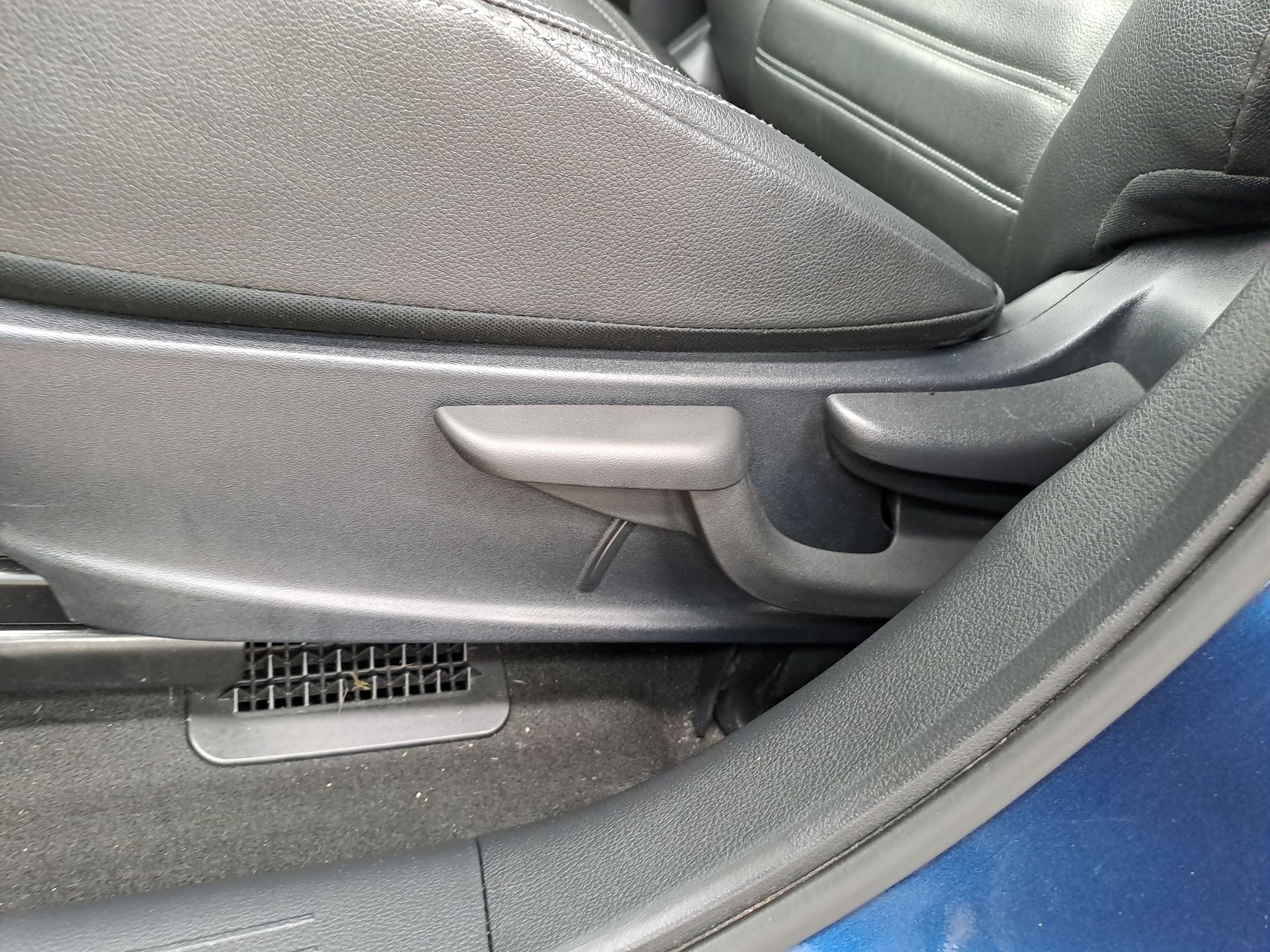 2025 Nissan KICKS E-POWER PLATINUM E-POWER 25