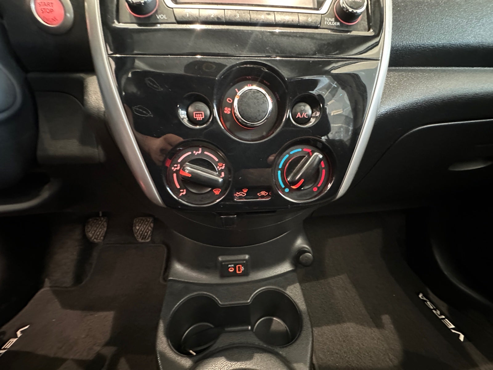 2018 Nissan VERSA ADVANCE MT AC