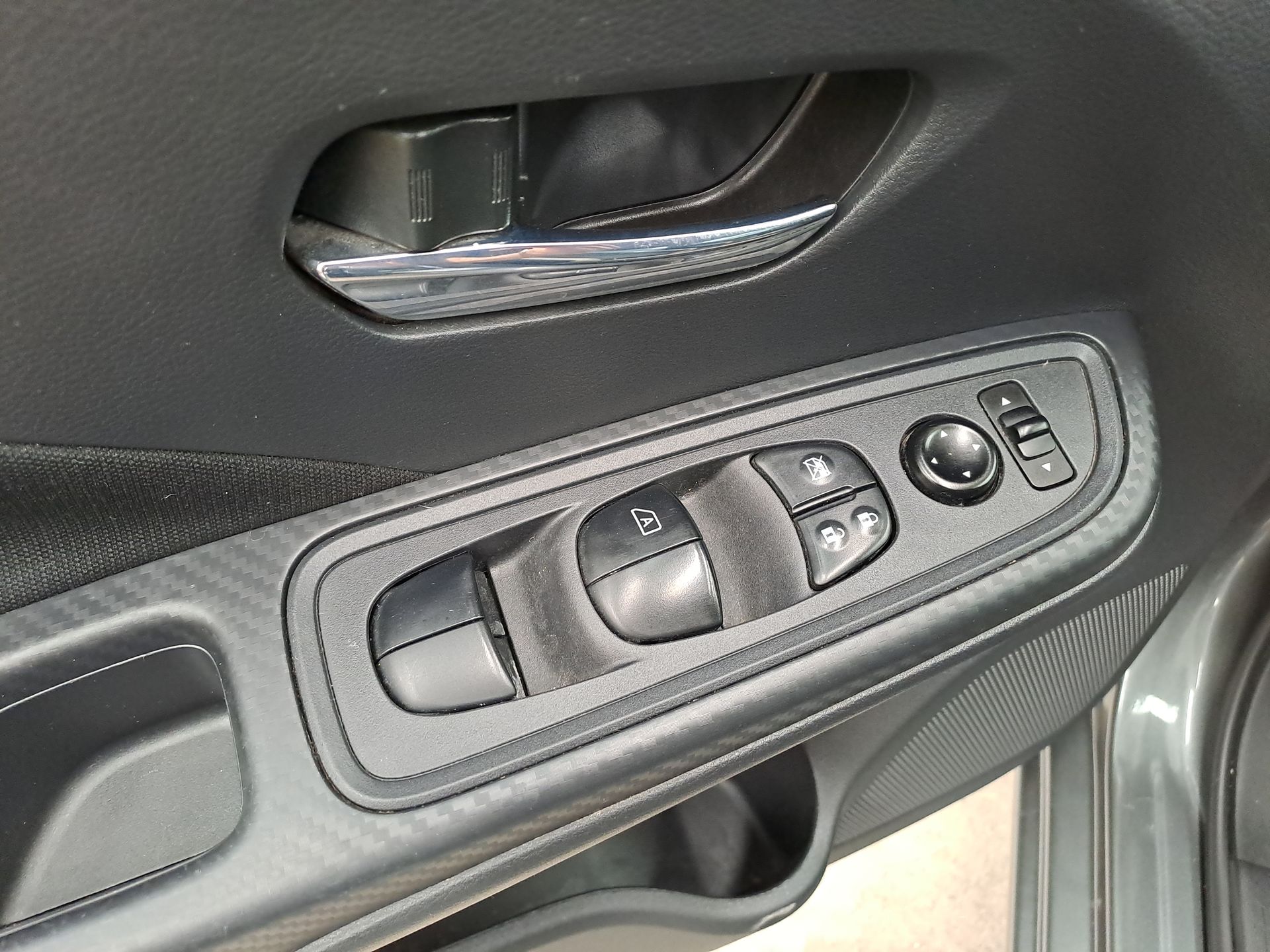 2022 Nissan VERSA ADVANCE CVT 22