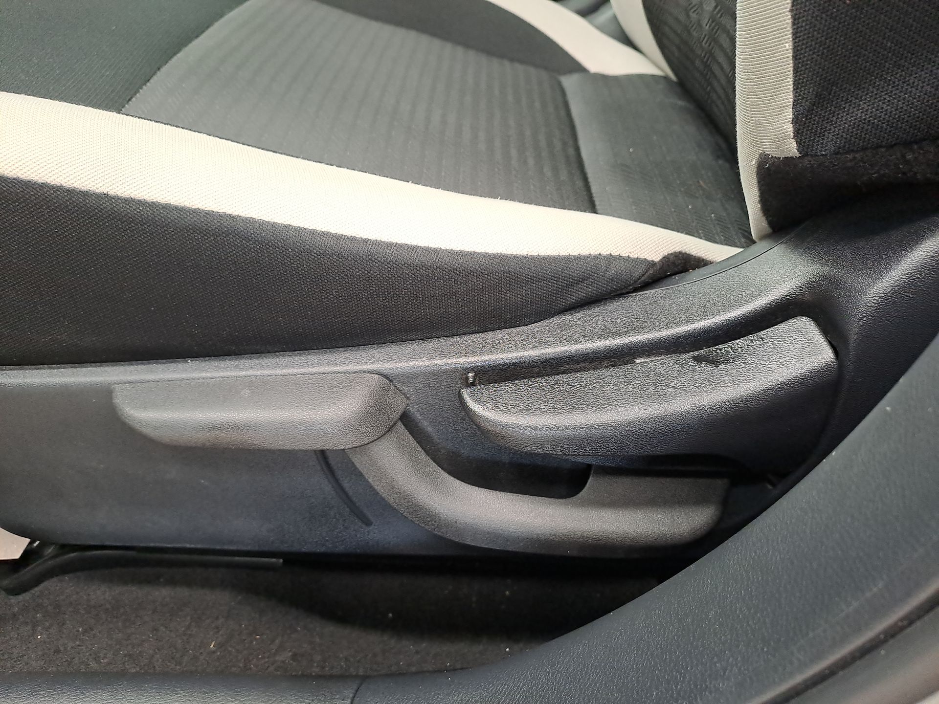 2022 Nissan VERSA ADVANCE CVT 22