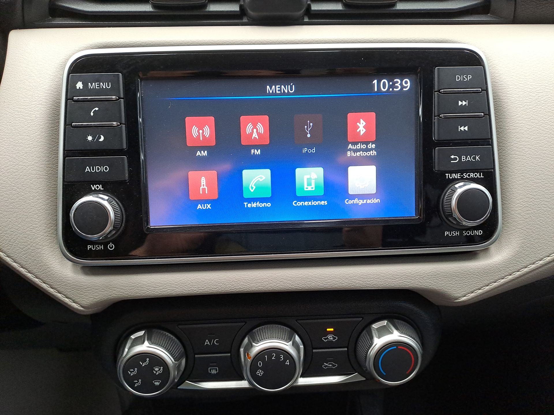 2022 Nissan VERSA ADVANCE CVT 22