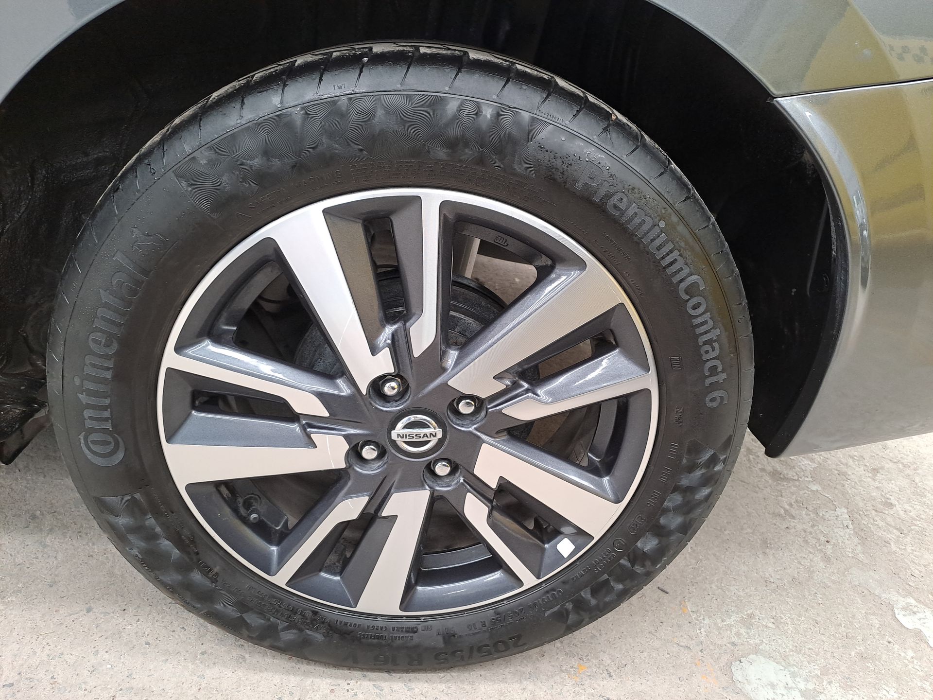 2022 Nissan VERSA ADVANCE CVT 22