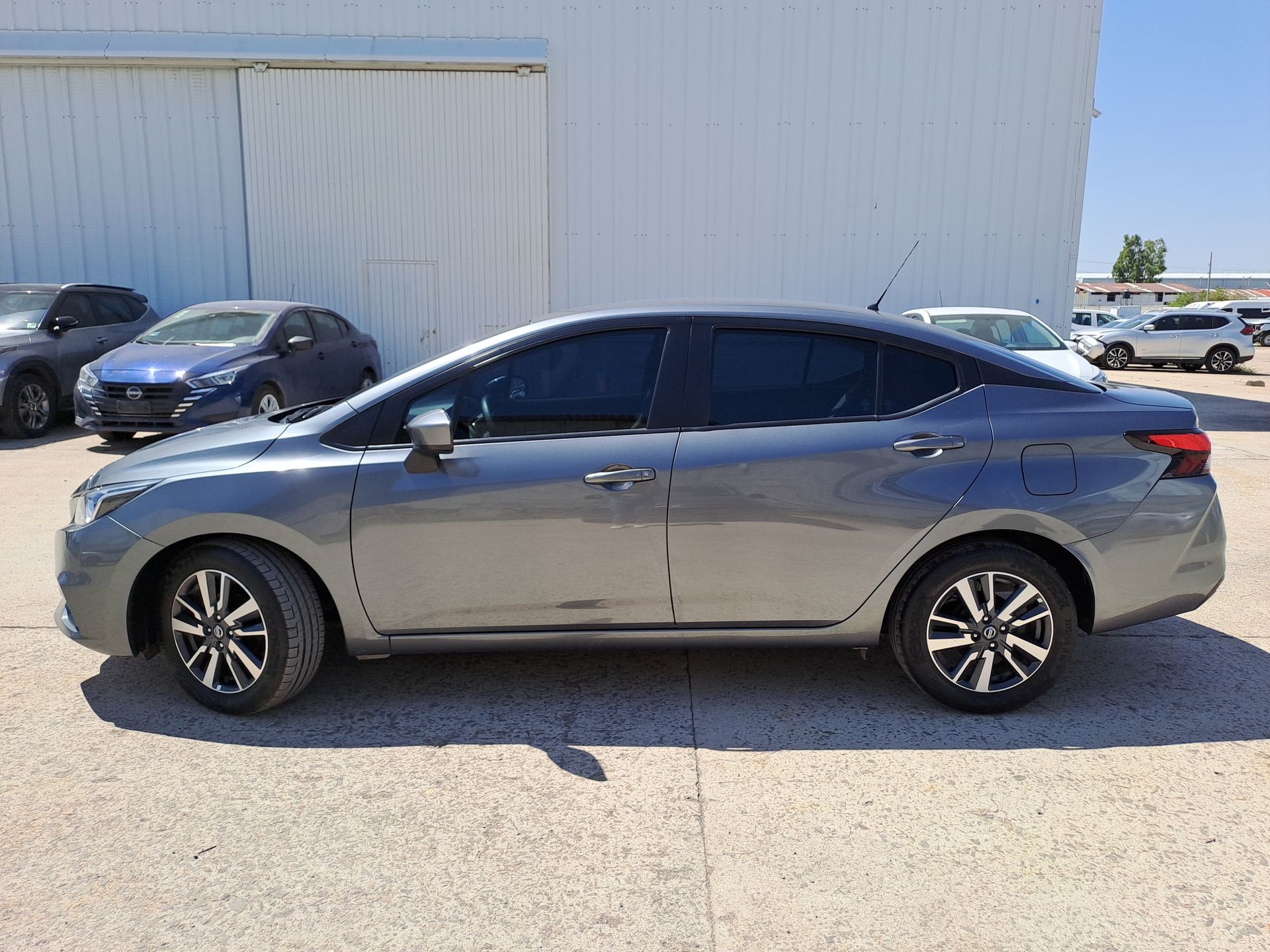 2022 Nissan VERSA ADVANCE CVT 22