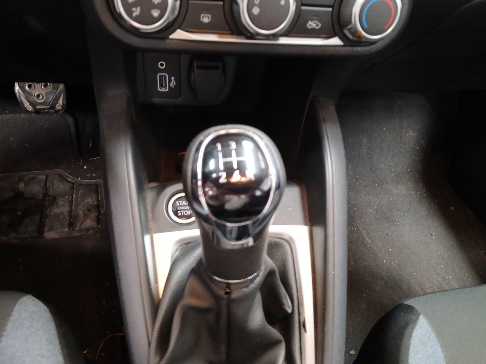 2024 Nissan VERSA ADVANCE MT 24