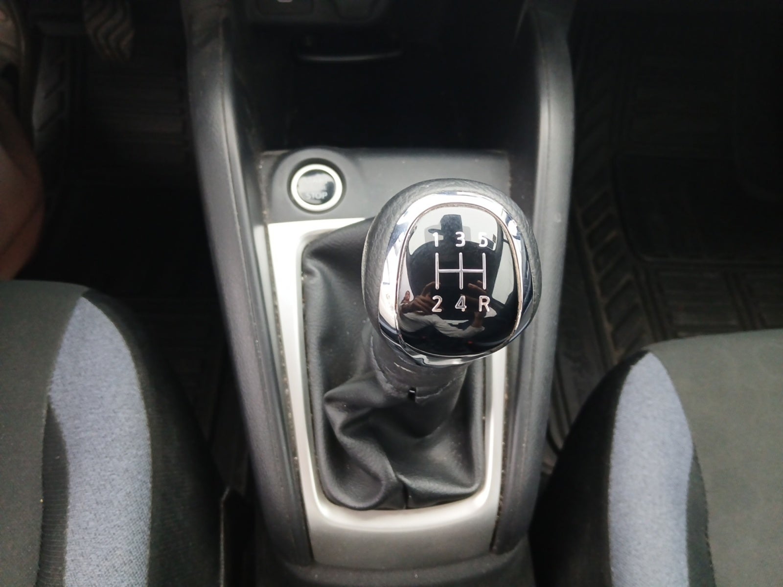 2024 Nissan VERSA ADVANCE MT 24