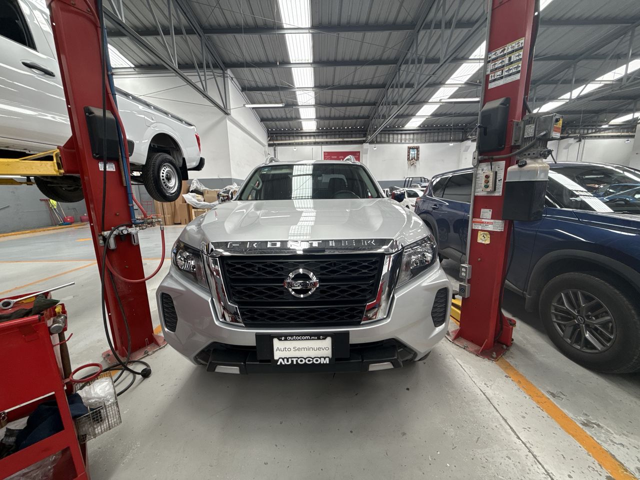 2021 Nissan FRONTIER LE TA 21