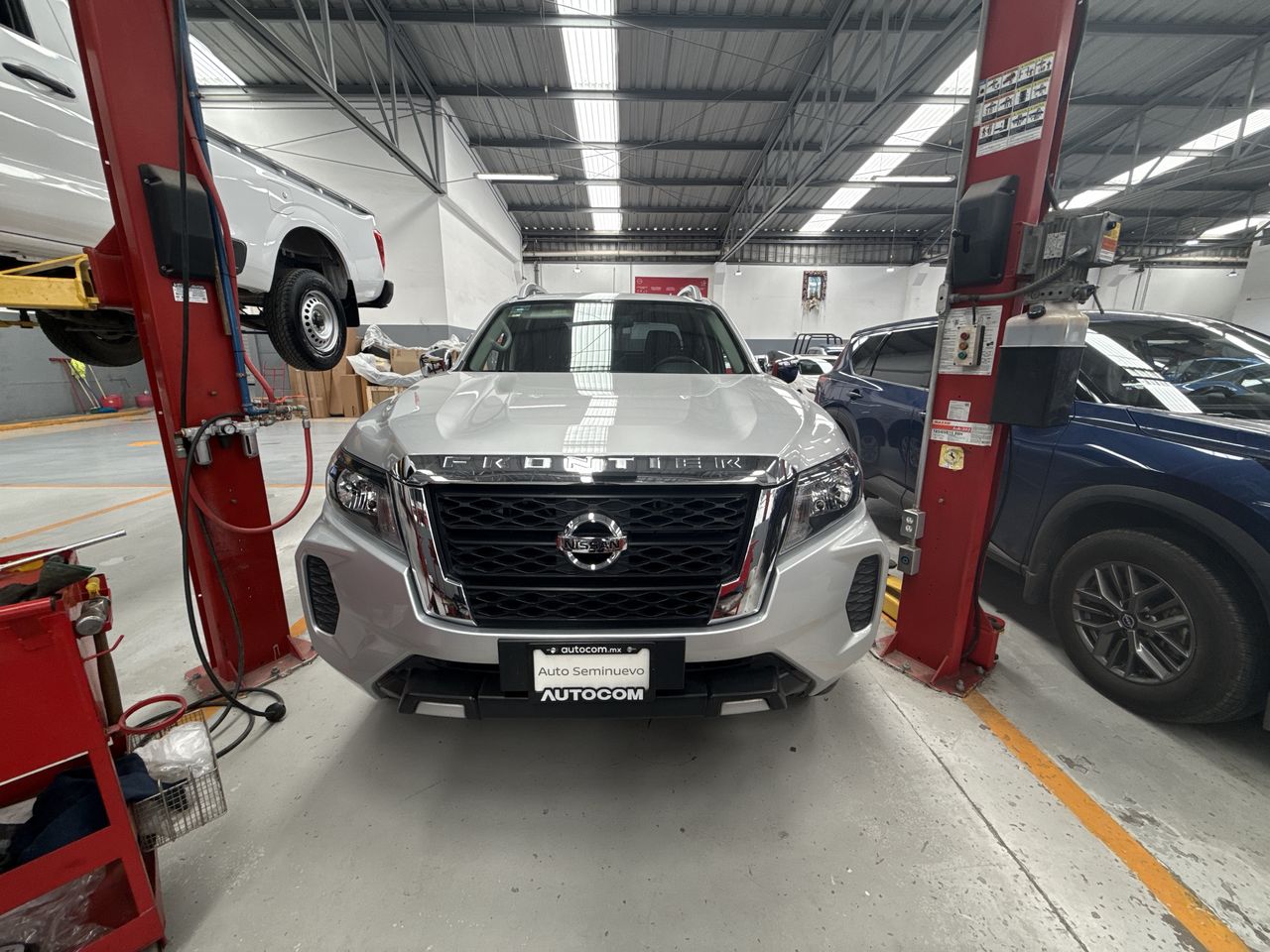 2021 Nissan FRONTIER LE TA 21