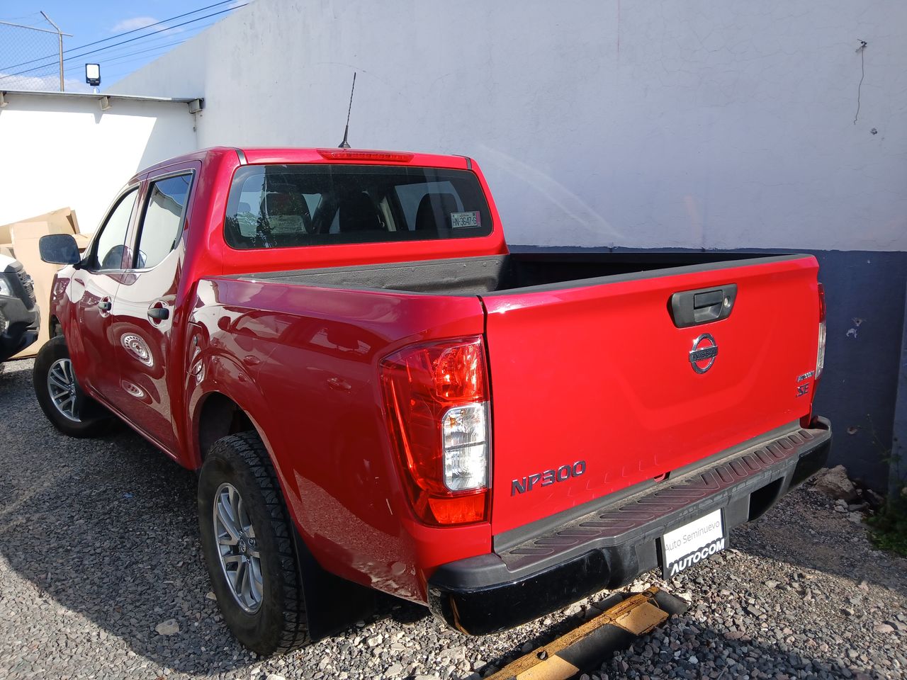 2020 Nissan NP300 DOBLE CABINA NP300 DOBLE CABINA SE TM AC PAQ SEG 6VEL.