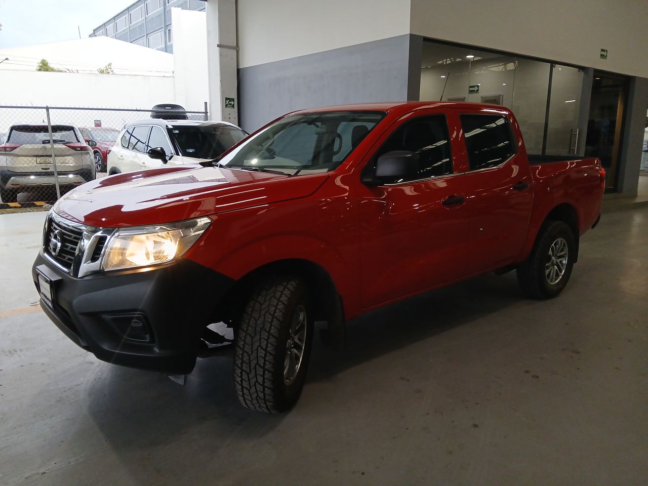 2020 Nissan NP300 DOBLE CABINA NP300 DOBLE CABINA SE TM AC PAQ SEG 6VEL.