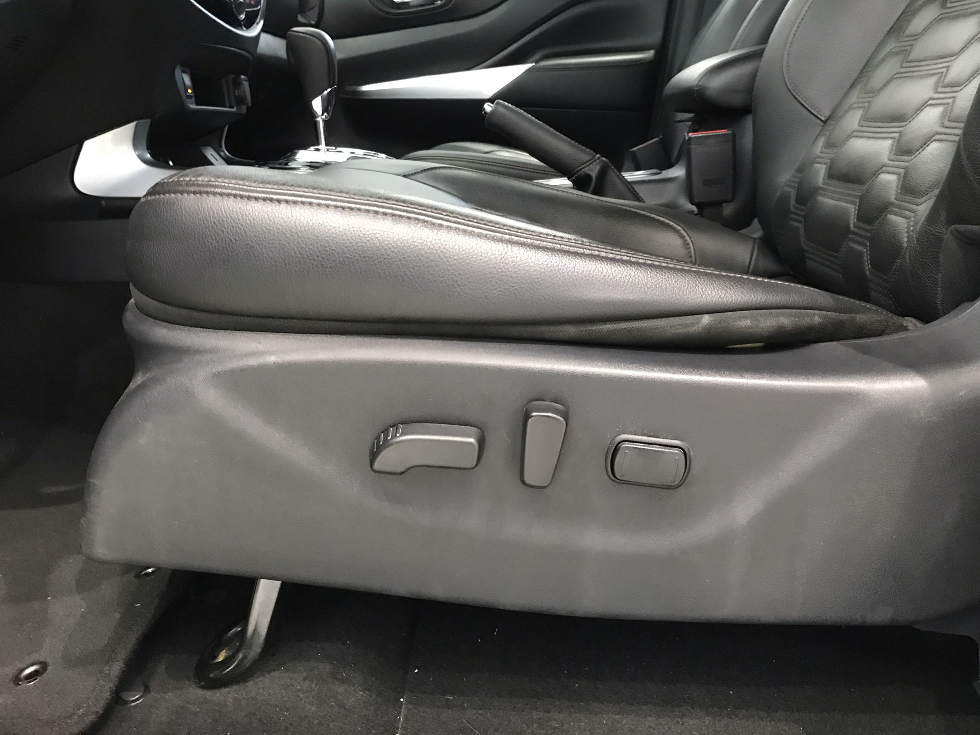 2023 Nissan FRONTIER PLATINUM LE TA 23