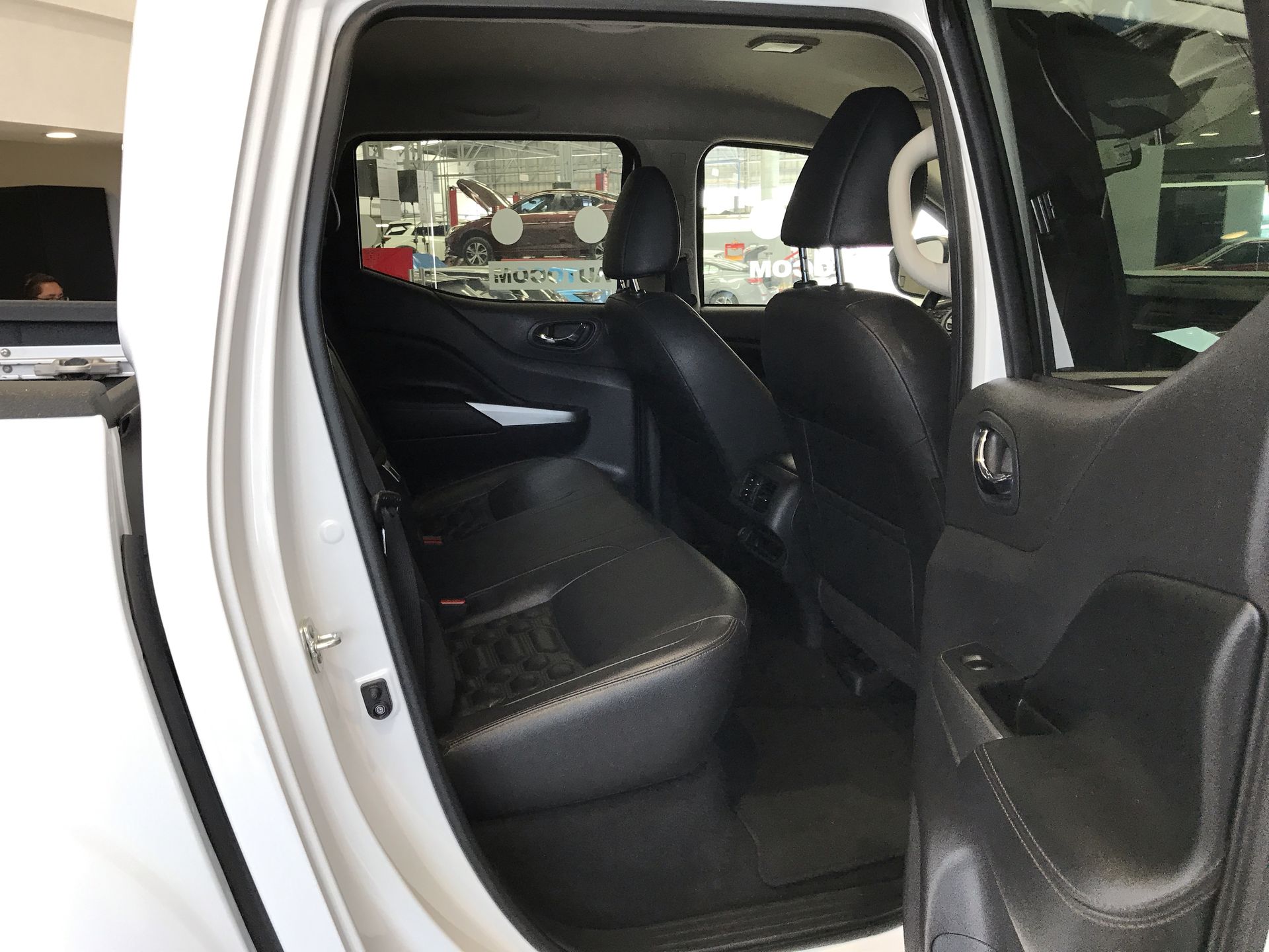 2023 Nissan FRONTIER PLATINUM LE TA 23